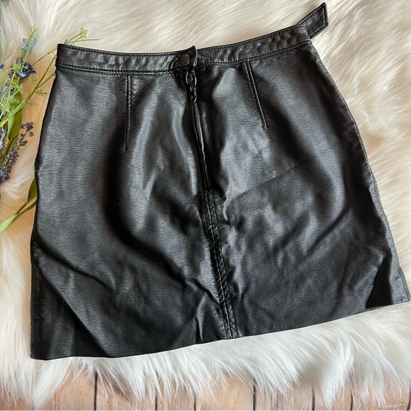 Free People black faux leather mini skirt - Picture 6 of 8